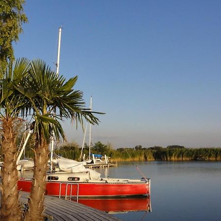 Hoteldorf Seepark Weiden Вайден ам Зее Екстериор снимка