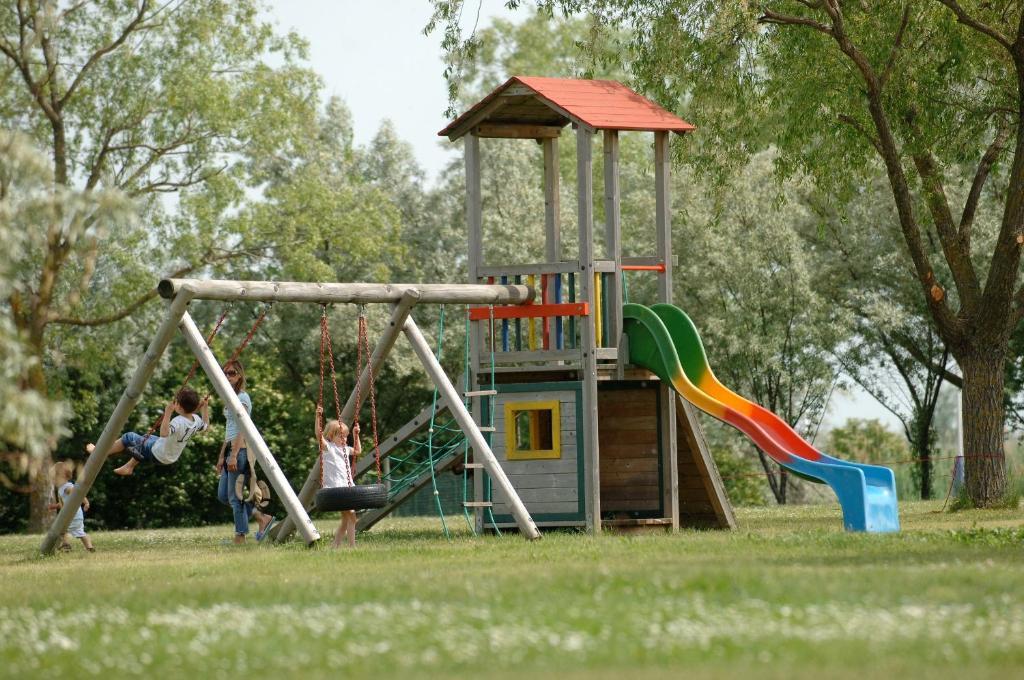 Hoteldorf Seepark Weiden Вайден ам Зее Стая снимка